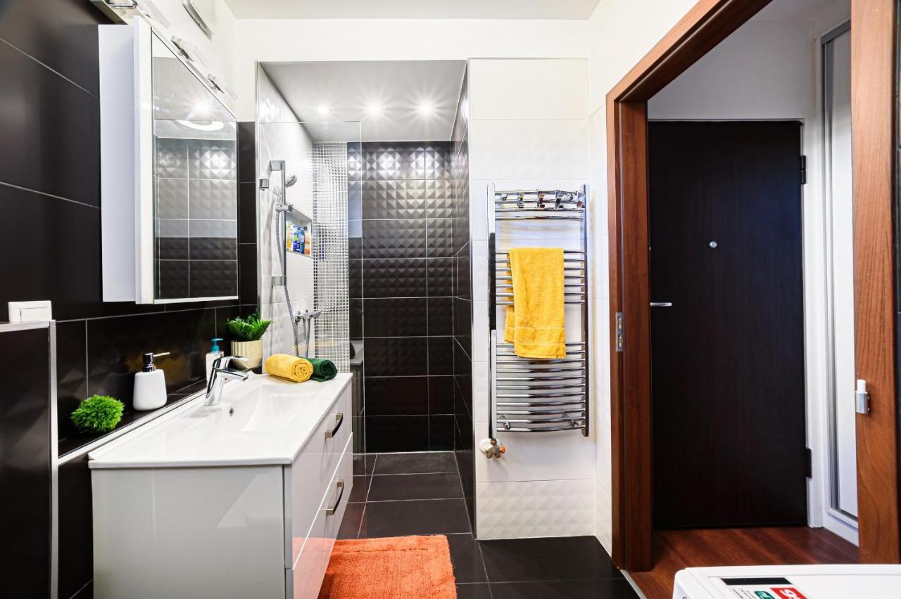 Hid19 Apartman Gyor Belvaros-Free Parking-Terrace Az Rq Vizi Elmenypark Es Gyogyfuerdonel Zewnętrze zdjęcie